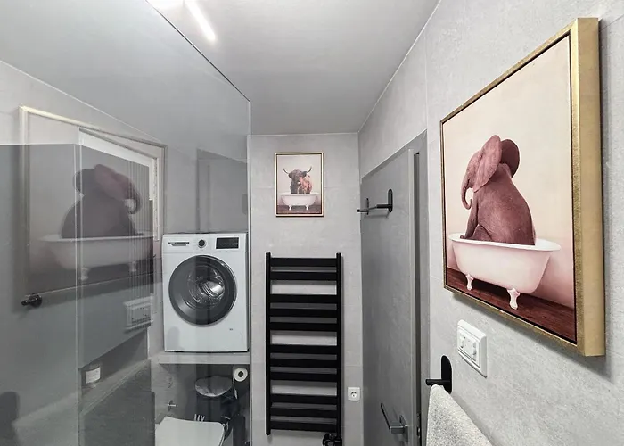 Stylish Pepa With Free Parking - Apartman