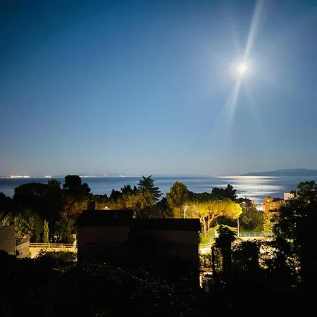 Stylish Pepa With Free Parking - Apartment Opatija