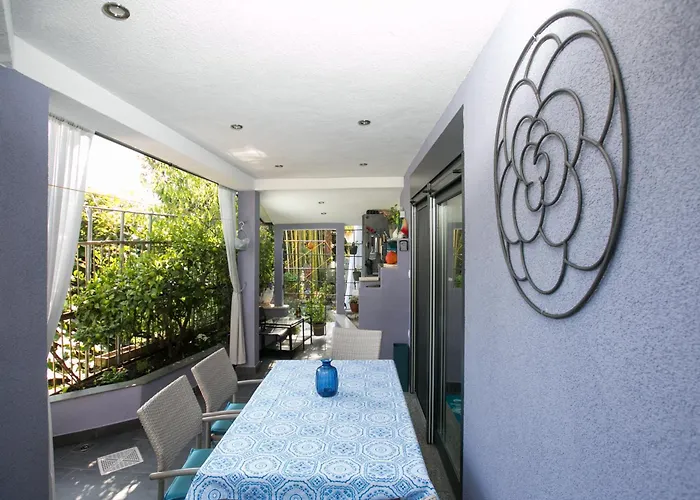 Stylish Pepa With Free Parking - Appartement *